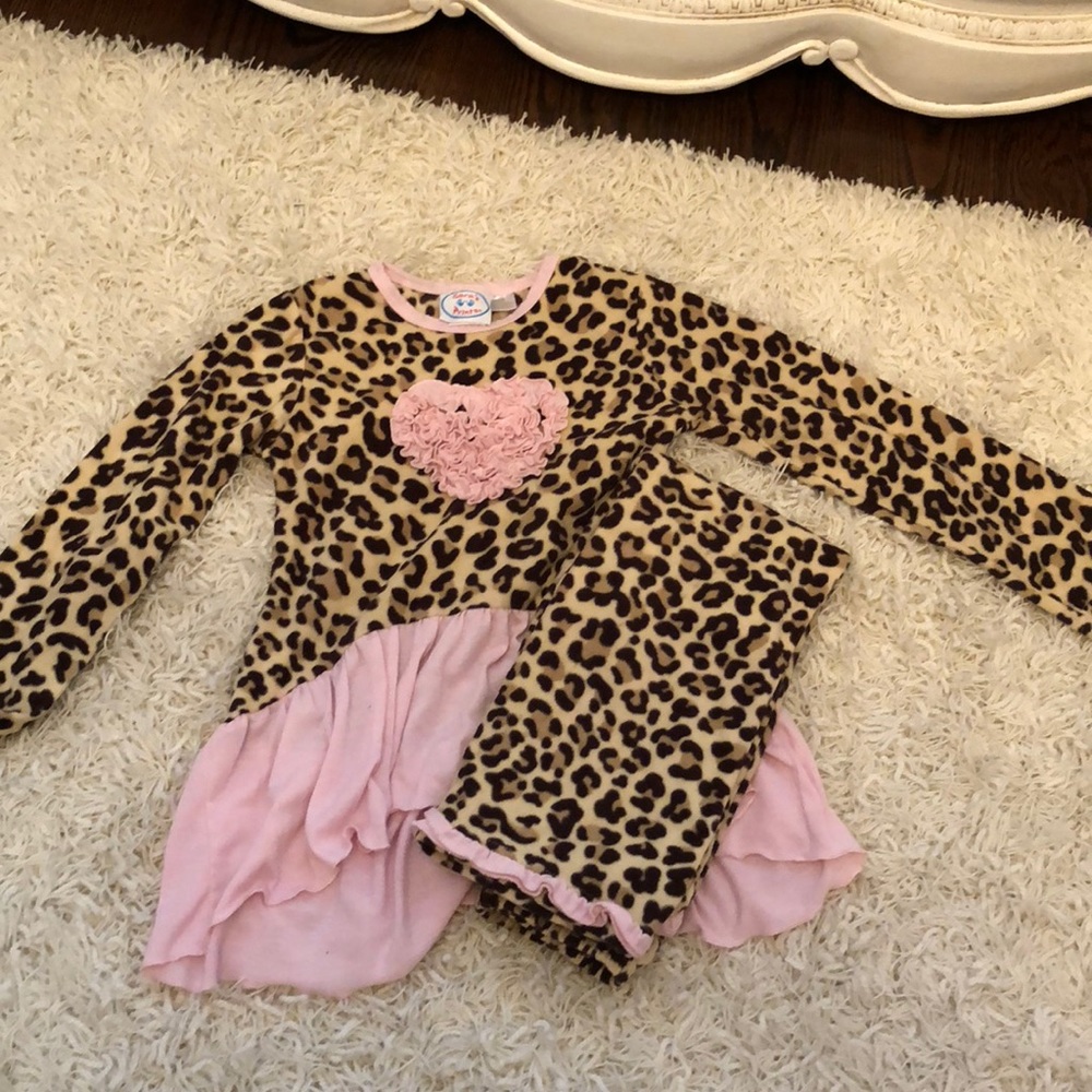 Leopard pajamas with pink
